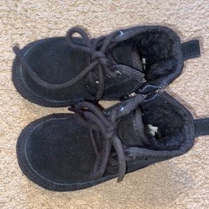 Ugg BOOTS. Wore once BRAND NEW BLACK 6C